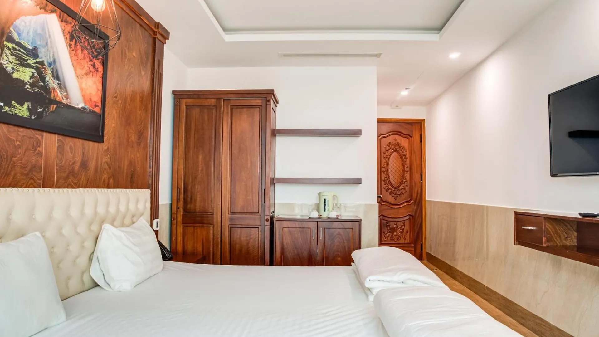 Phan Van 2 Hotel Da Nang 3*,